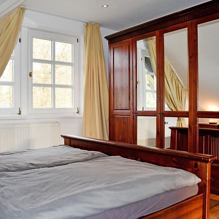 Reetdachfachwerkvilla Am Wiesengrund Bergen Auf Rugen Exteriör bild